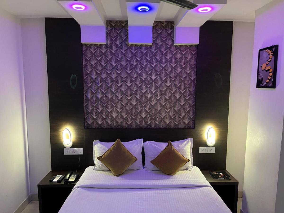 העיר בנגלור The Porch Inn Hotel/Service Apartments מראה חיצוני תמונה