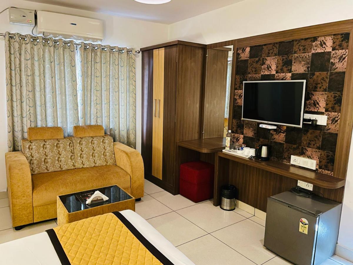העיר בנגלור The Porch Inn Hotel/Service Apartments מראה חיצוני תמונה