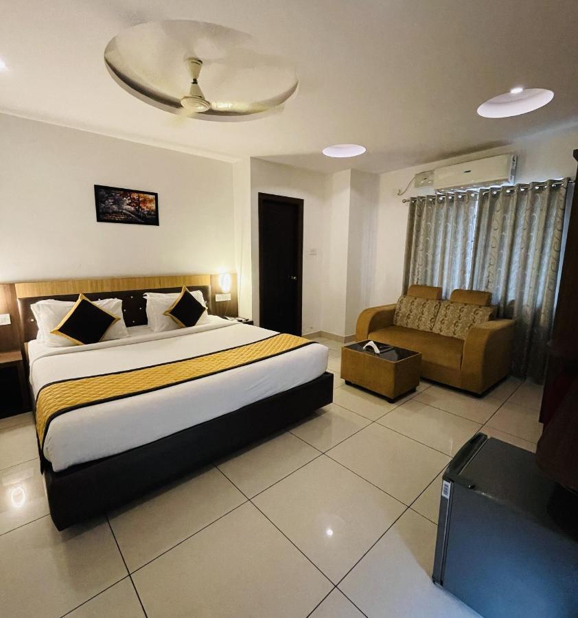 העיר בנגלור The Porch Inn Hotel/Service Apartments מראה חיצוני תמונה