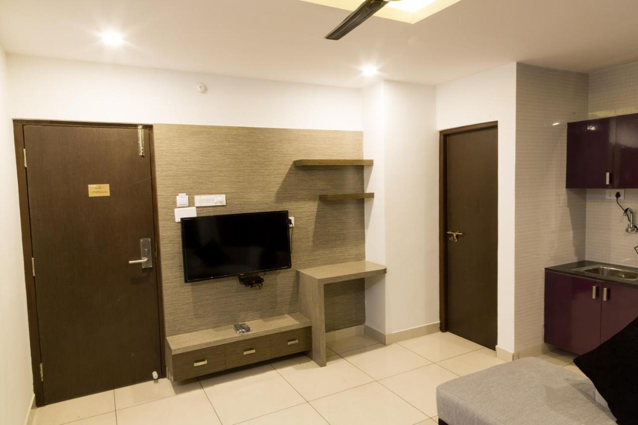 העיר בנגלור The Porch Inn Hotel/Service Apartments מראה חיצוני תמונה