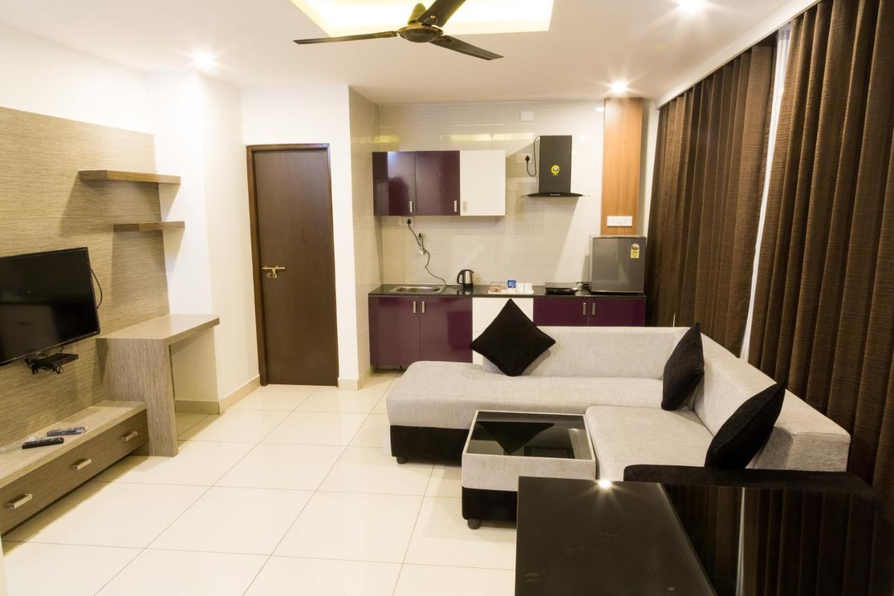 העיר בנגלור The Porch Inn Hotel/Service Apartments מראה חיצוני תמונה