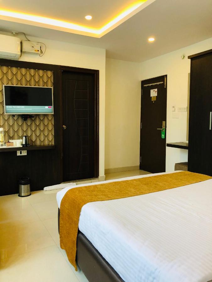 העיר בנגלור The Porch Inn Hotel/Service Apartments מראה חיצוני תמונה