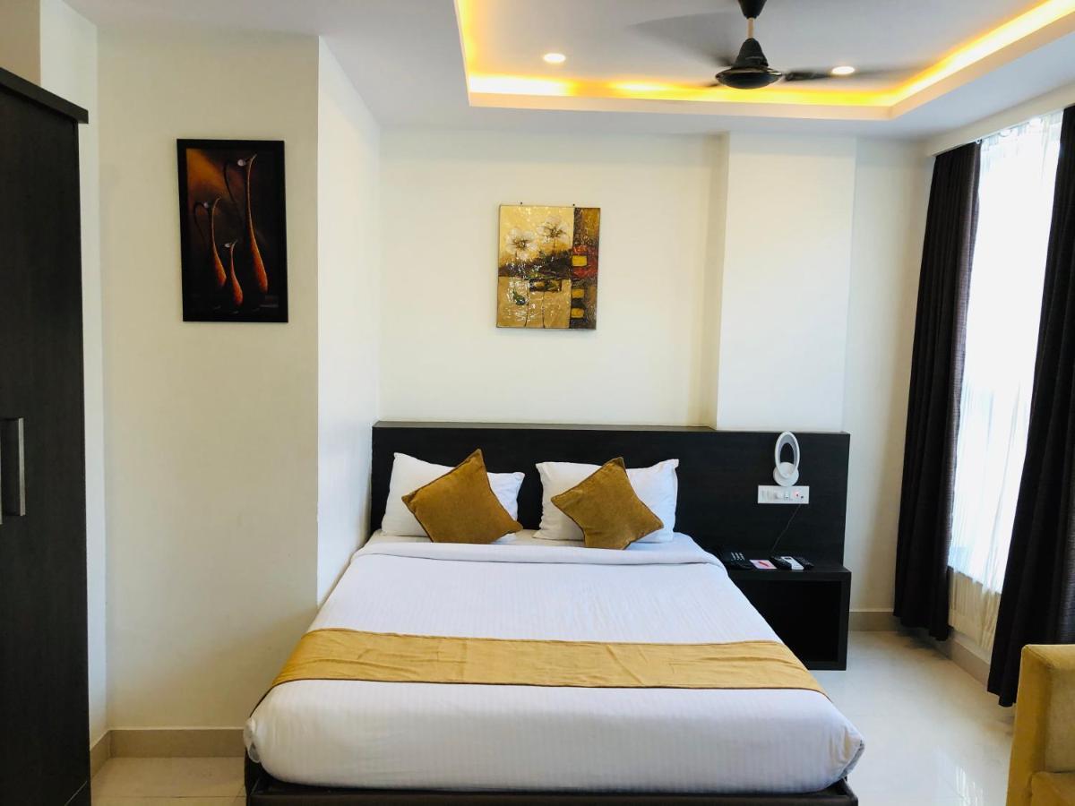 העיר בנגלור The Porch Inn Hotel/Service Apartments מראה חיצוני תמונה